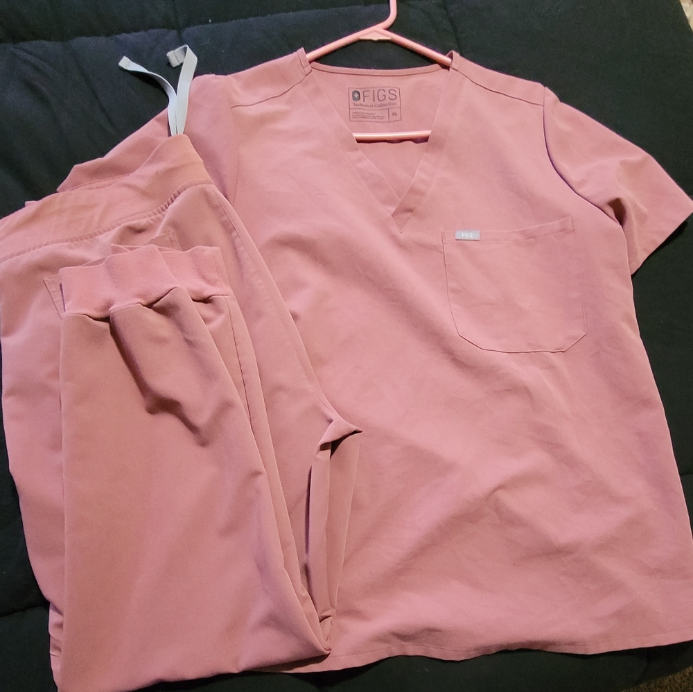 Figs scrubs